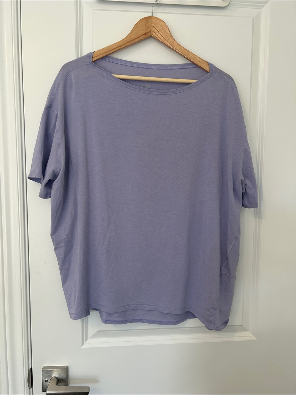 Lululemon Back in Action Short Sleeve - Lavender